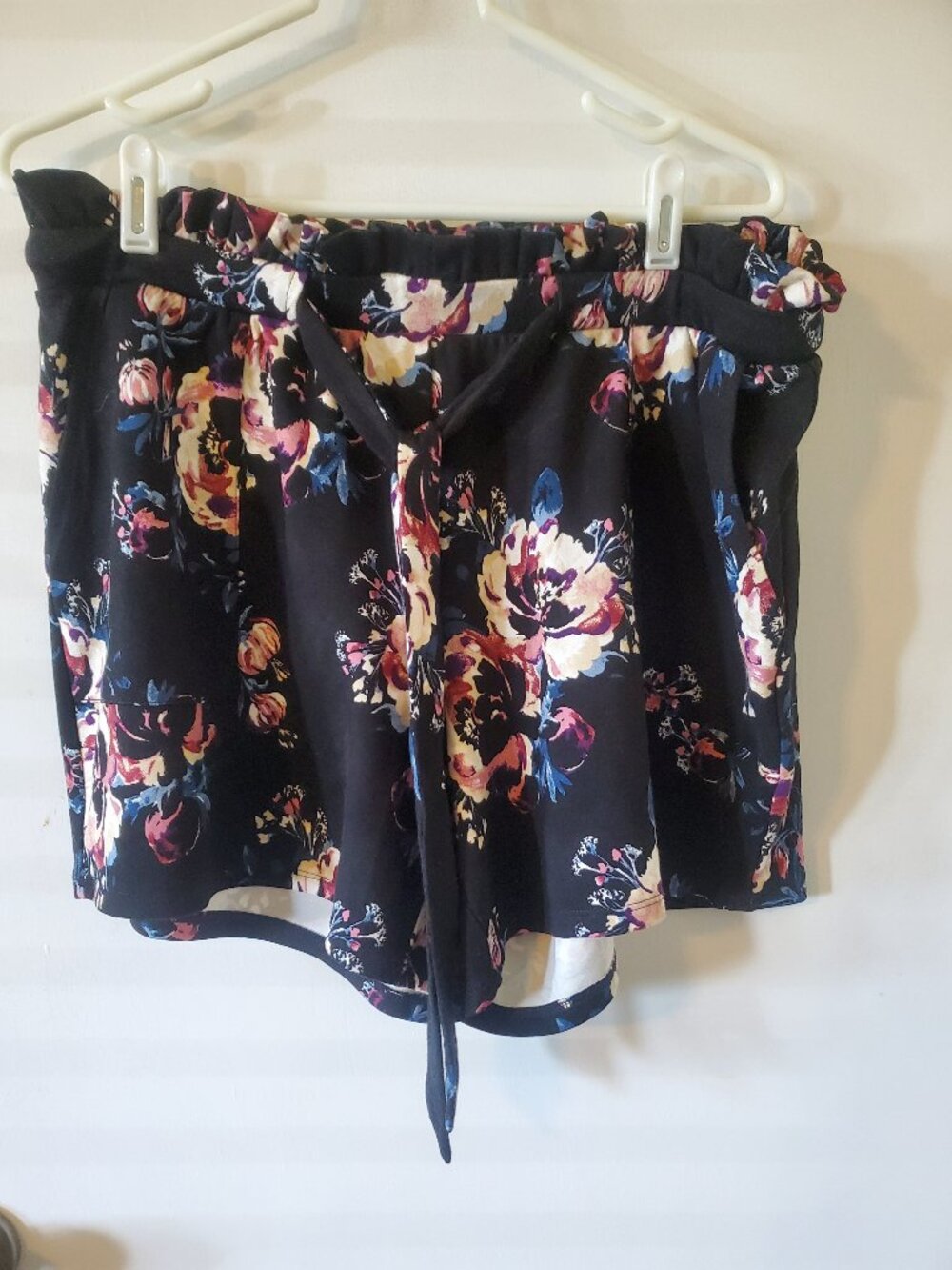 Torrid 00 floral shorts